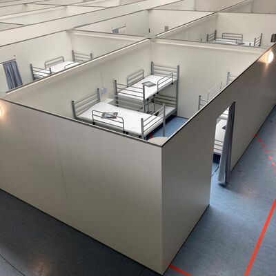In den Standorten der Notunterk�nfte in Dillenburg und Wetzlar k�nnen jeweils bis zu 500 Menschen untergebracht werden. Im Ankunftszentrum Lahn-Dill-Kreis in Wetzlar finden bis zu 250 Menschen Platz. Foto: Lahn-Dill-Kreis