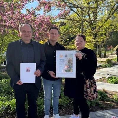 (v.l.n.r. Erster Beigeordneter Stefan Brandl, Gerrit H&auml;user, Emanuela Schmitt-Zizka)