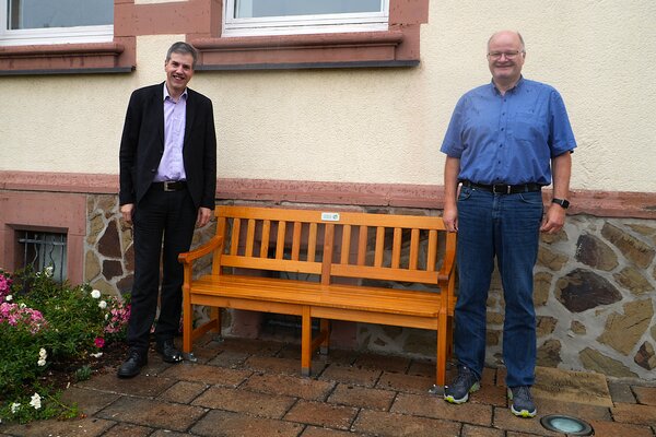 v.l.: B�rgermeister Lahnau Christian Walendsius; Leiter der EAM-Netzregion Marburg Burkhard Meth